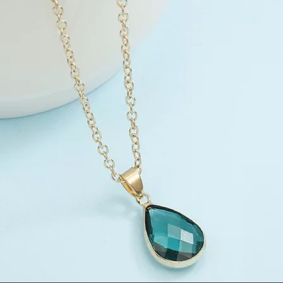 💙💎GRATEFUL💙MAKER💎💙 Jewelry - NEW!💙💎PRETTY LITTLE LIGHT EMERALD GREEN GEM!💎💙
